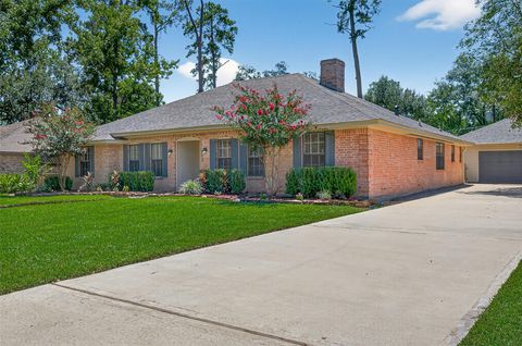 Photo of 910 Kingsbridge Road, Houston, TX 77073 (MLS # 67064435)