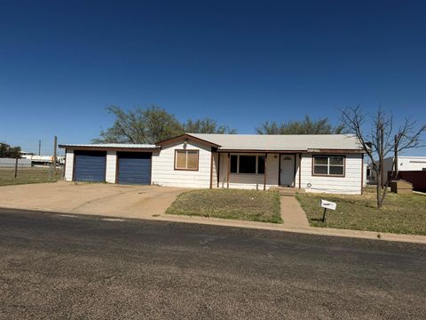 Homes For Sale - 704 SW Avenue A<br/> Andrews, TX 79714