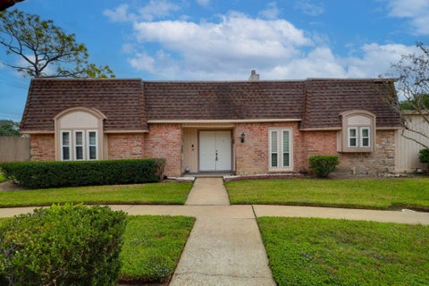 Photo of 2912 Camelot Lane, Missouri City, TX 77459 (MLS # 49538787)