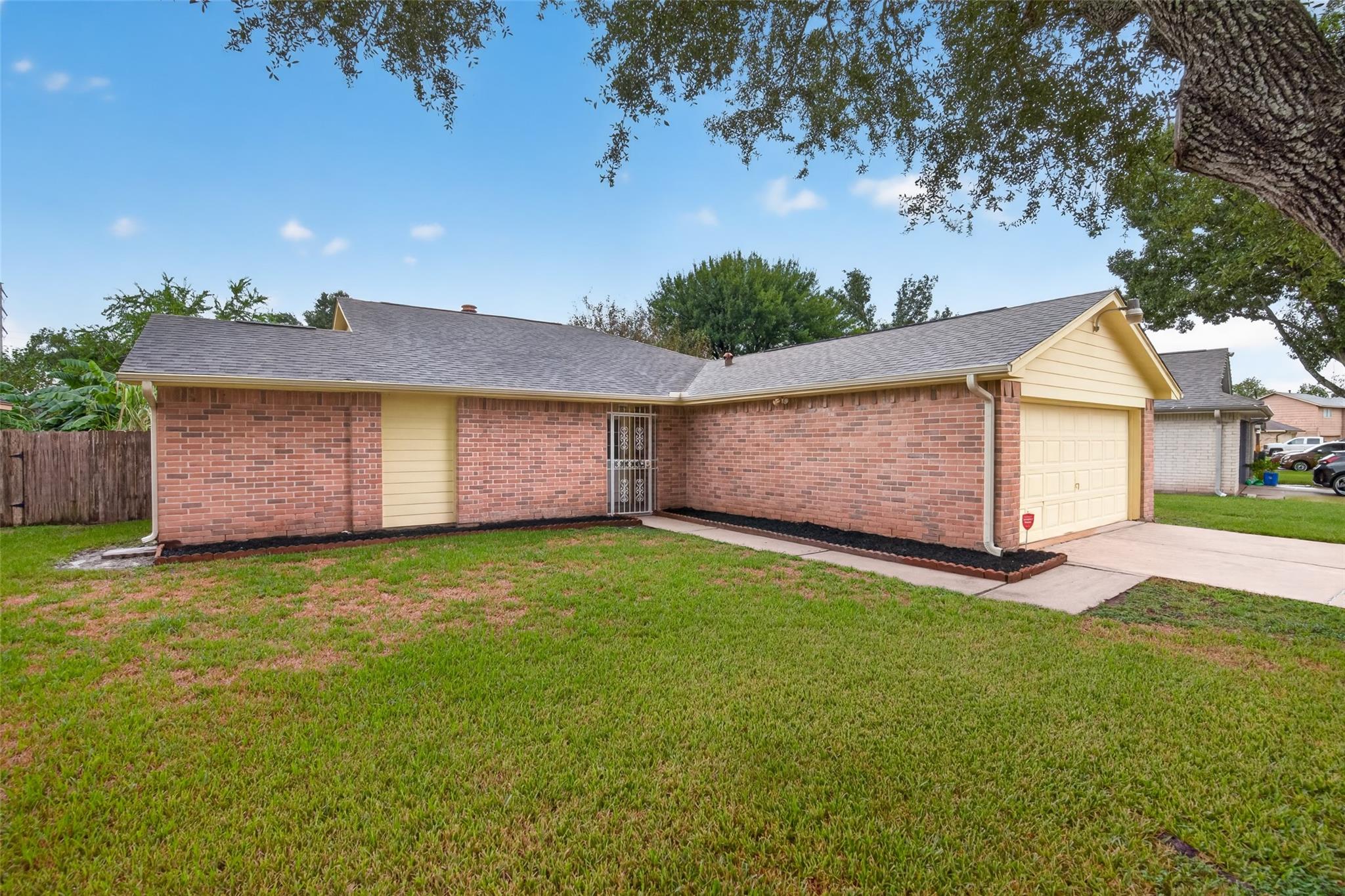 2711 Dove Country Drive