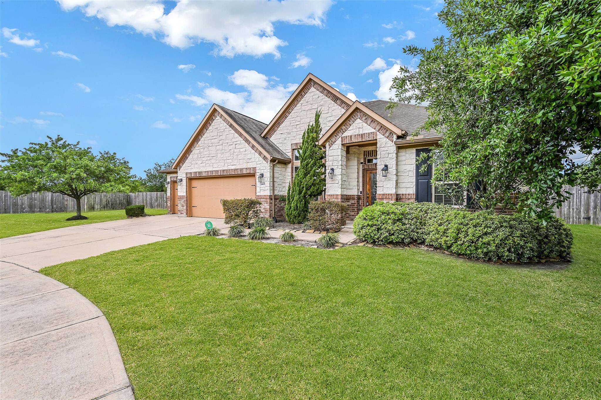 2807 Monarch Gardens Court