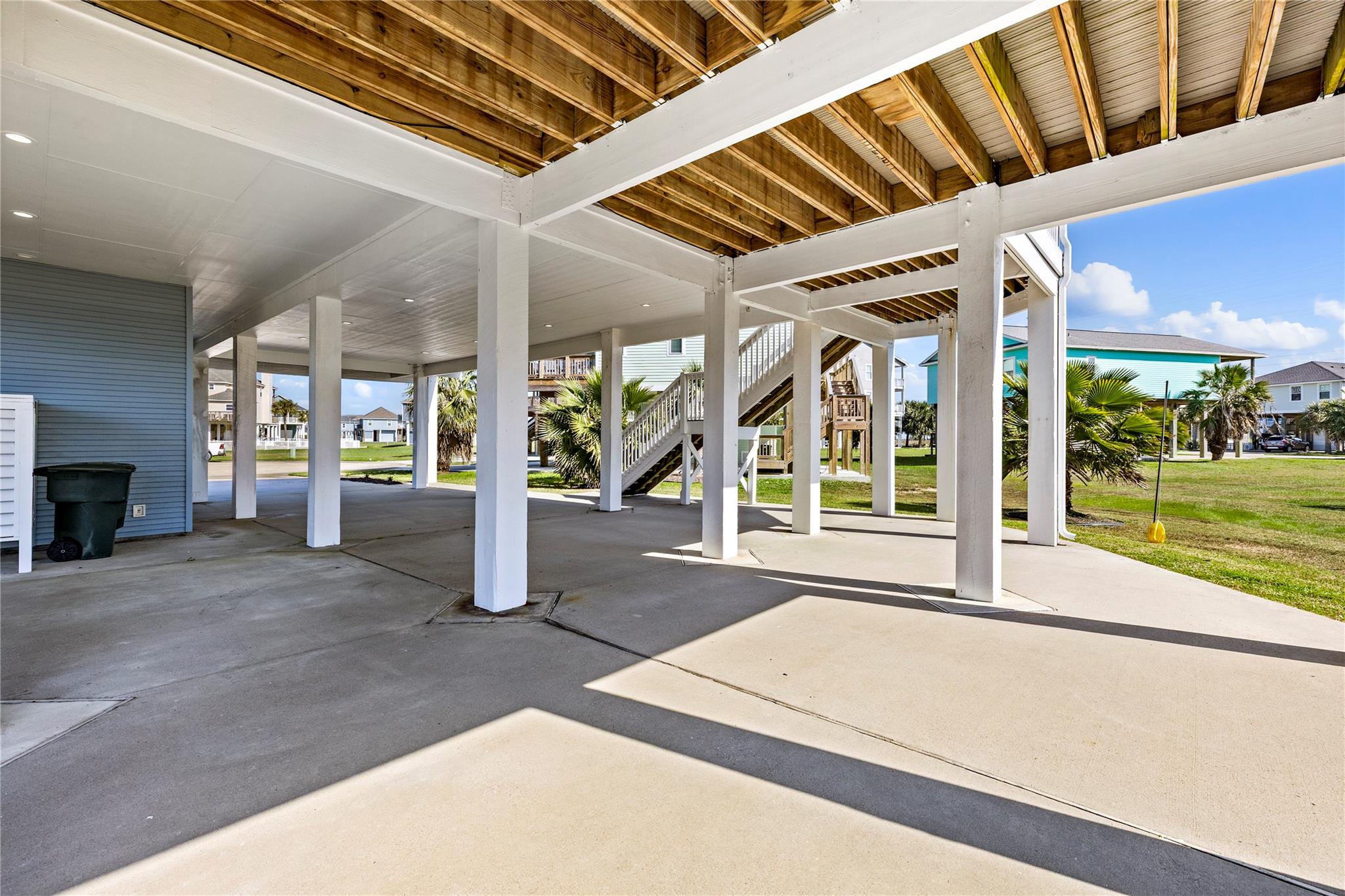 3910 Palmdale Court