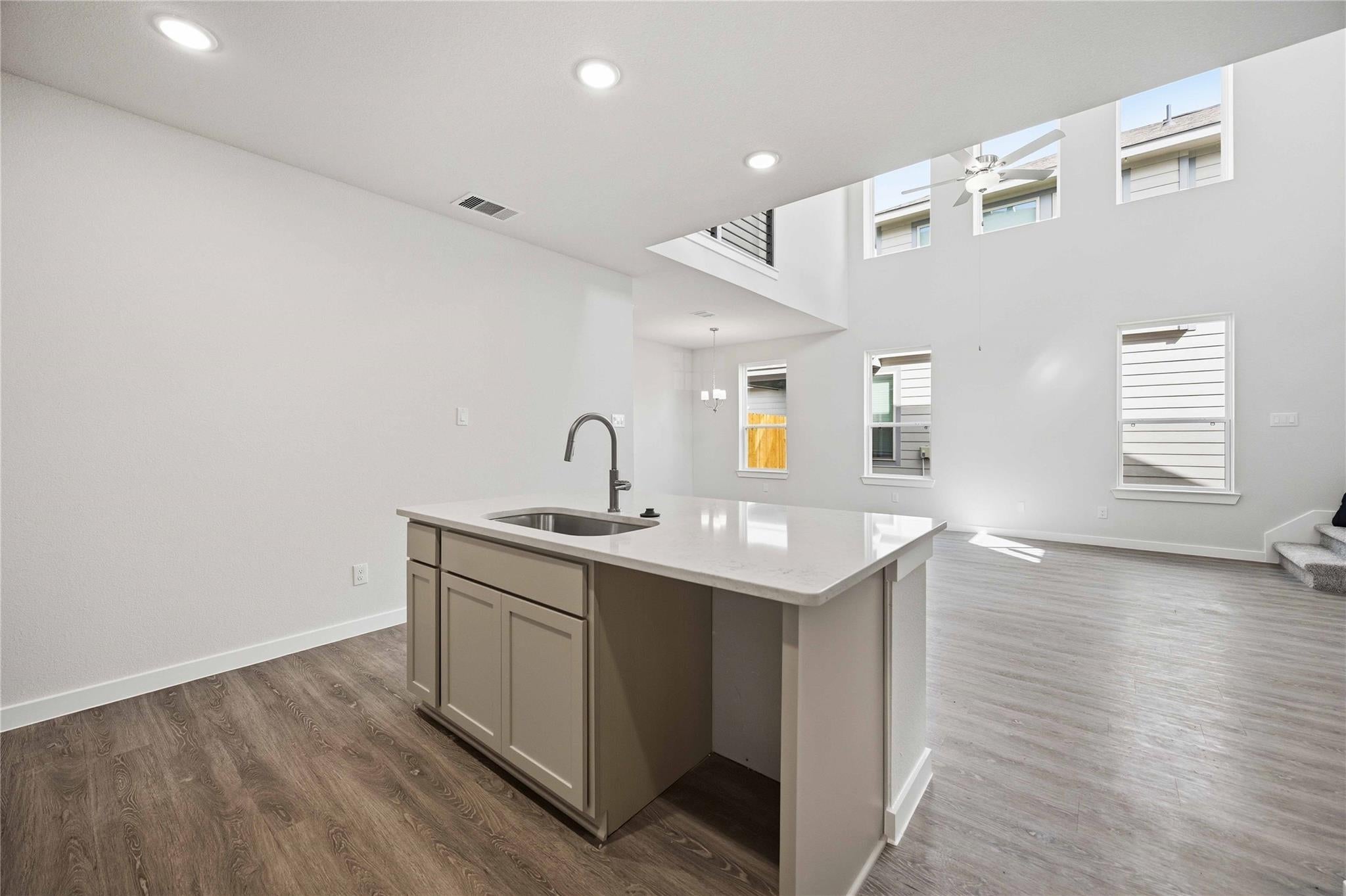 8115 Goliad Way