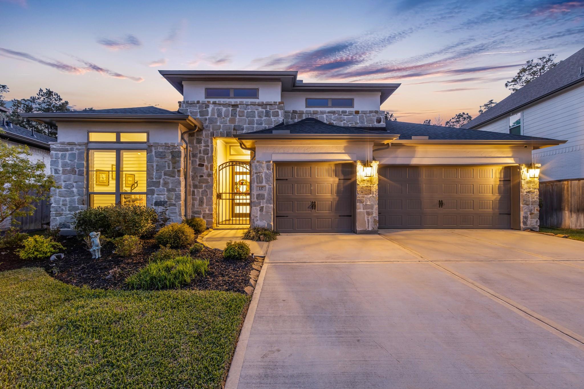137 Sweeping Valley Drive