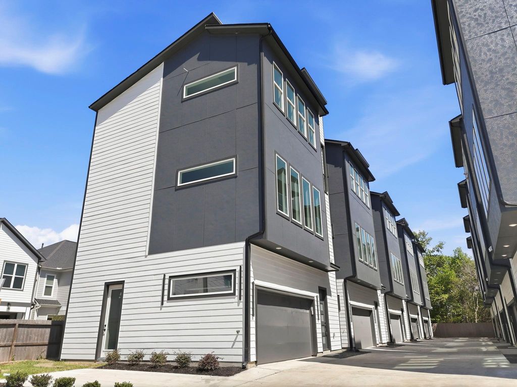 Photo of 1936 Laverne Street, Houston, TX 77080 (MLS # 37796613)