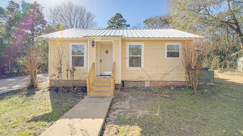 Photo of 712 Highway 190 E, Huntsville, TX 77340 (MLS # 21027165)