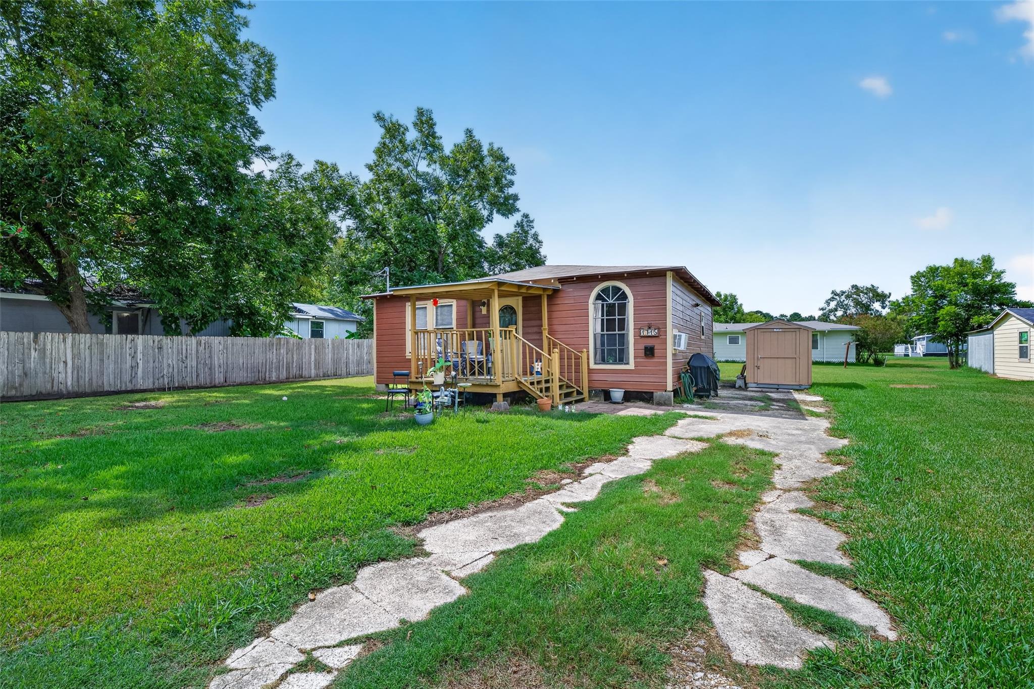 1715 W Humble Street