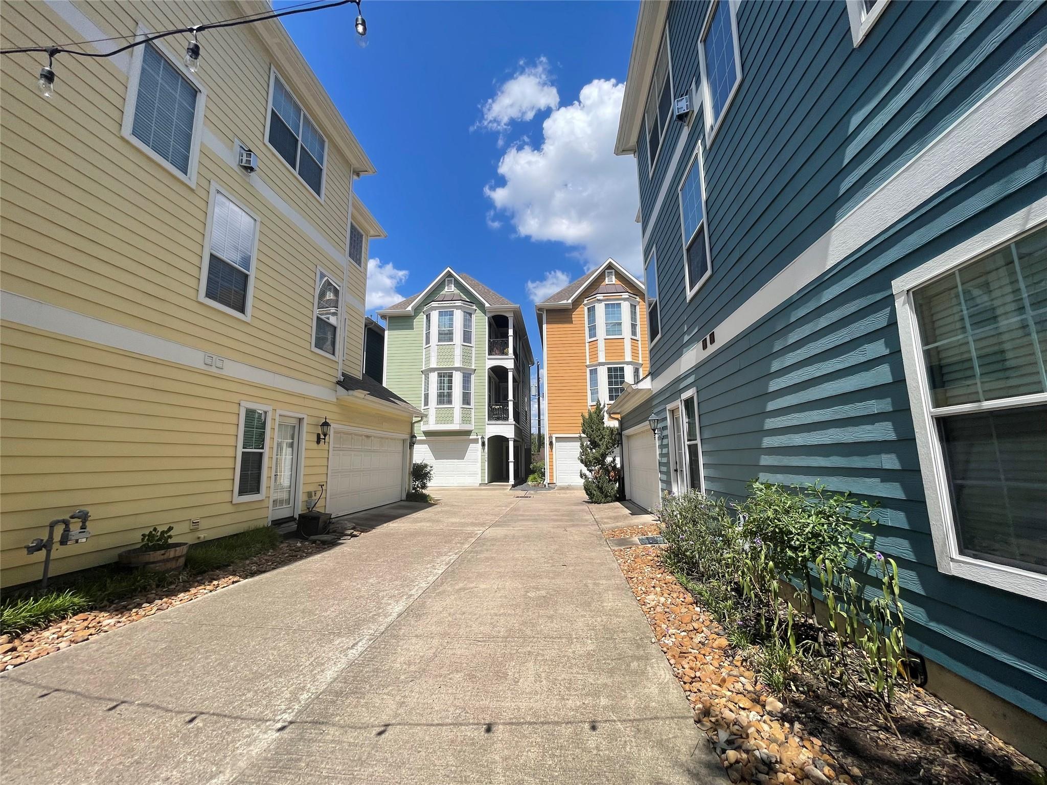 219 W 27th Street D