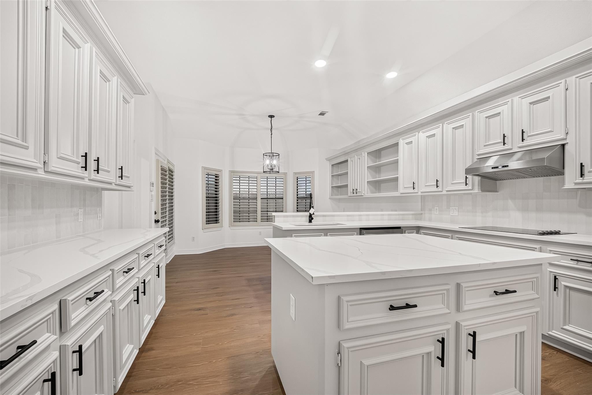 4415 Country Club View