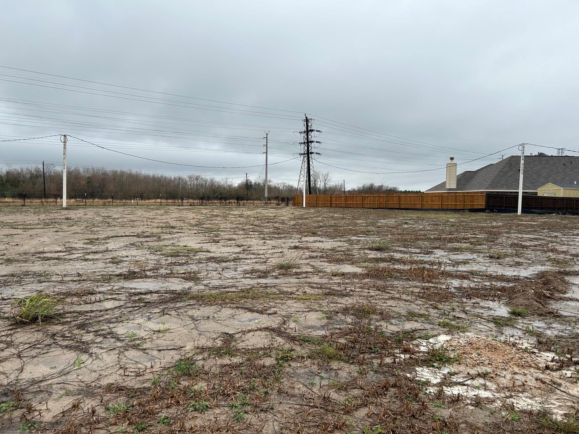 1906 S Wildflower Drive