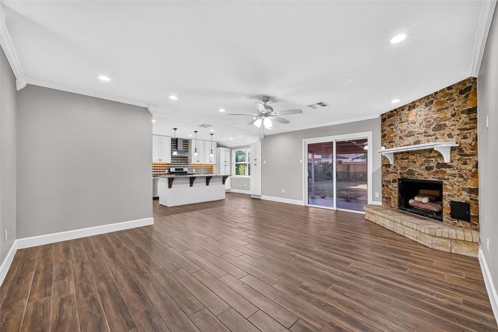 Photo of 406 Cole Street, Webster, TX 77598 (MLS # 80642014)