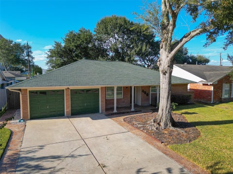 Photo of 406 Cole Street, Webster, TX 77598 (MLS # 80642014)