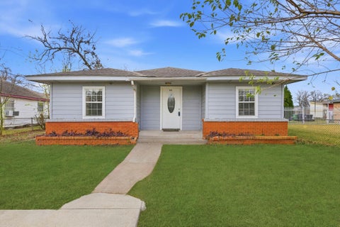 Photo of 2411 Leffingwell Street, Houston, TX 77026 (MLS # 8009932)