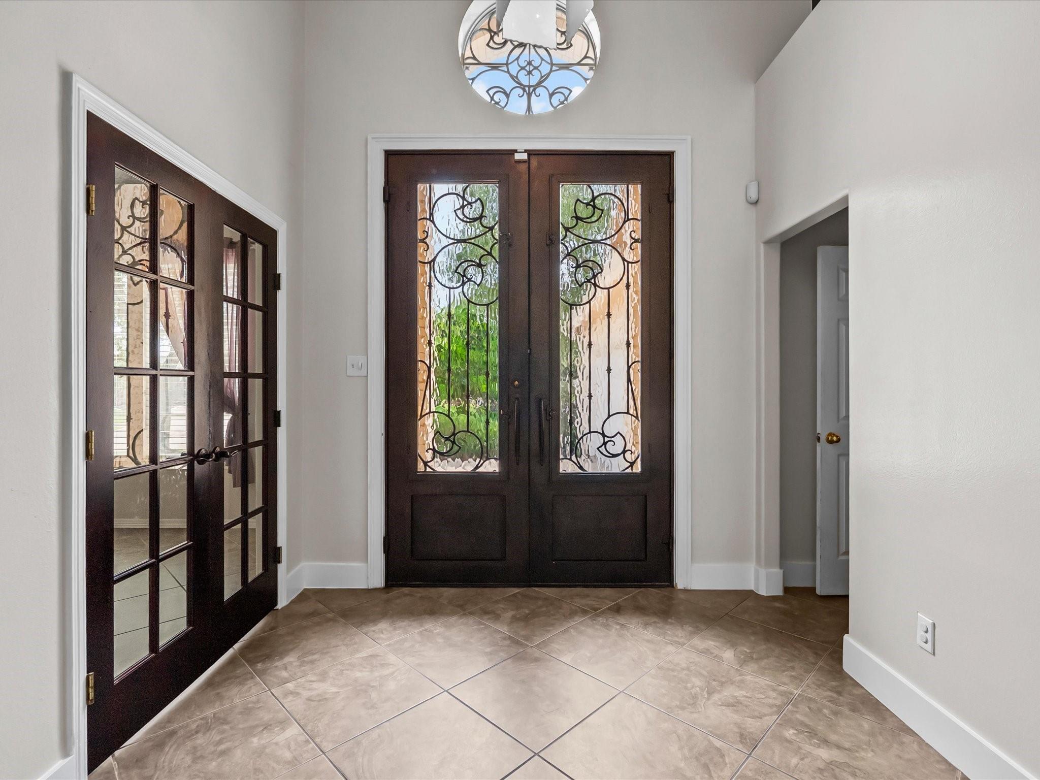 201 Lago Vista Street