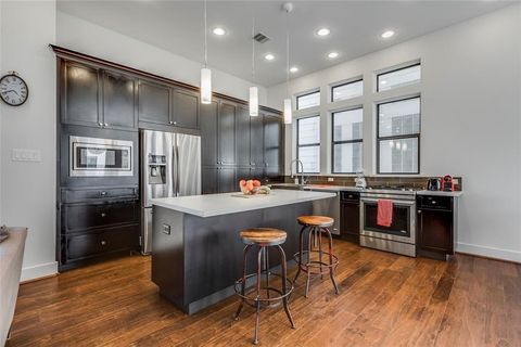 Photo of 2612 Polk Street #B, Houston, TX 77003 (MLS # 34064100)