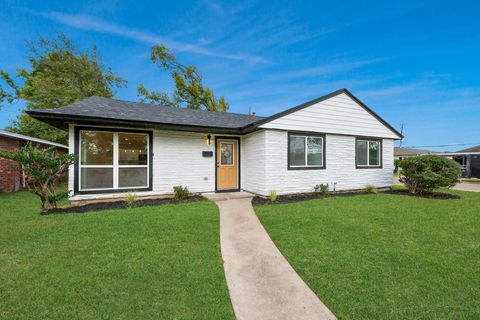 Photo of 2503 13th Street, Galena Park, TX 77547 (MLS # 14605125)