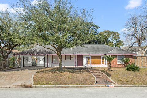 Photo of 415 Woodard Street, Houston, TX 77009 (MLS # 11703045)