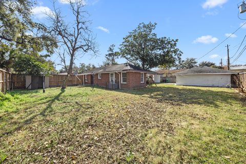 Tiny photo for 415 Woodard Street, Houston, TX 77009 (MLS # 11703045)