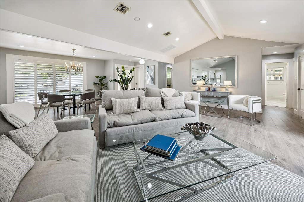 Photo of 4715 Braesvalley Drive, Houston, TX 77096 (MLS # 27372352)