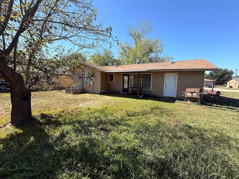 Photo of 515 S Llano Street, Whitney, TX 76692 (MLS # 27820266)