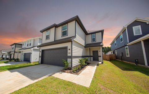 Photo of 13324 Burbot Drive, Conroe, TX 77384 (MLS # 68374469)