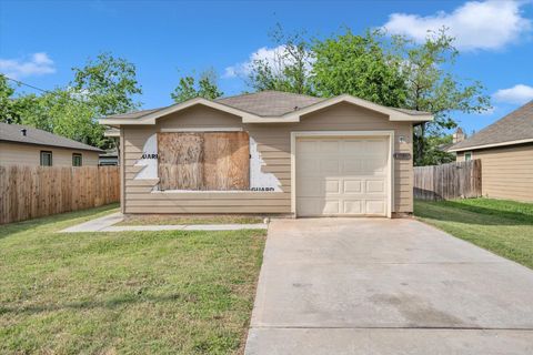 Photo of 423 N Carolina Street, Houston, TX 77029 (MLS # 86465135)