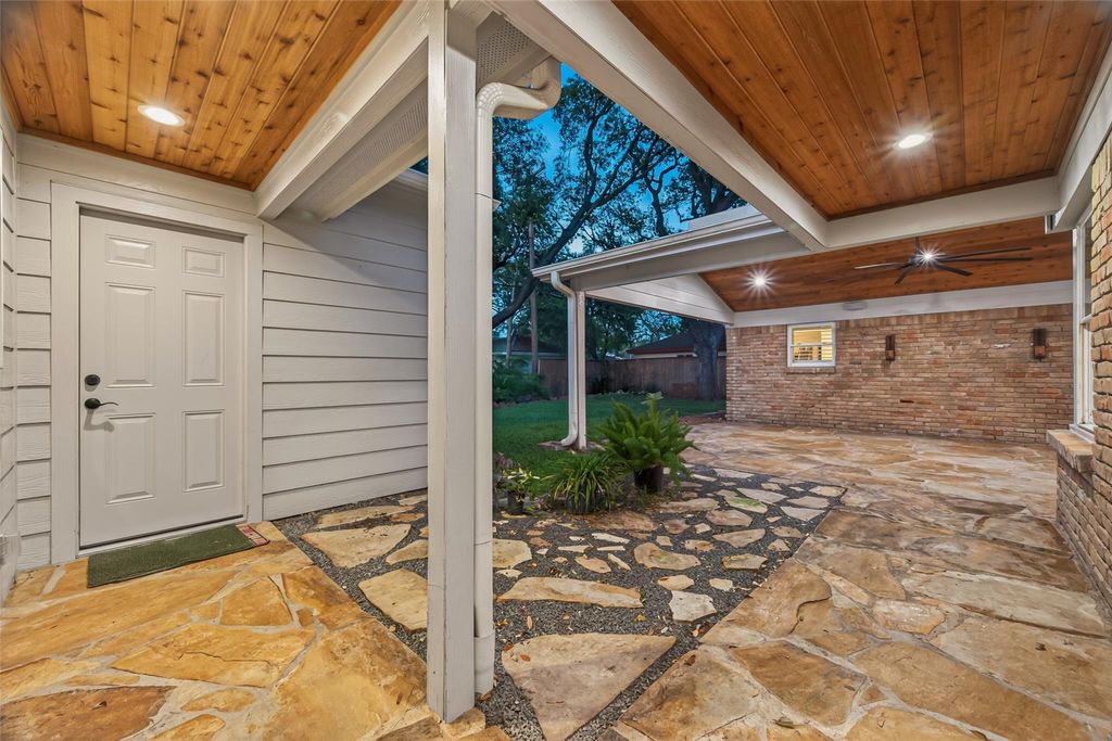 Photo of 5638 Sanford Road, Houston, TX 77096 (MLS # 91067576)
