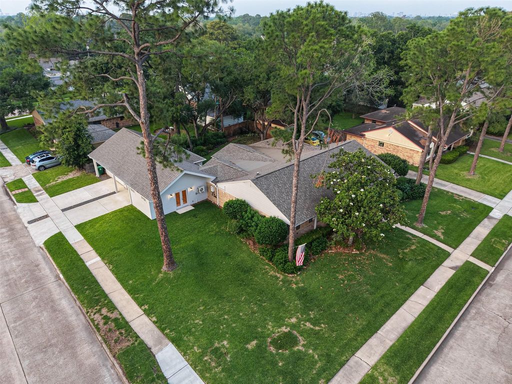 Photo of 5638 Sanford Road, Houston, TX 77096 (MLS # 91067576)