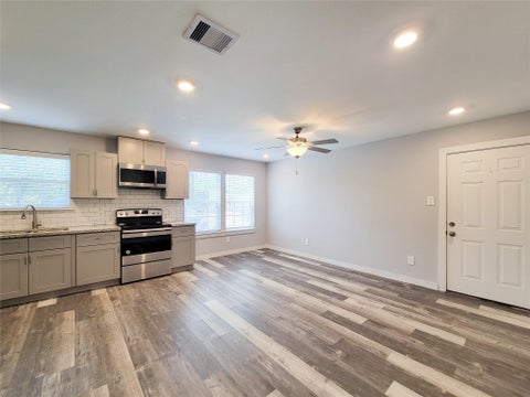 Multifamily For Rent - 7202 Sandle Street #A<br/> Harris County, Houston, TX 77088