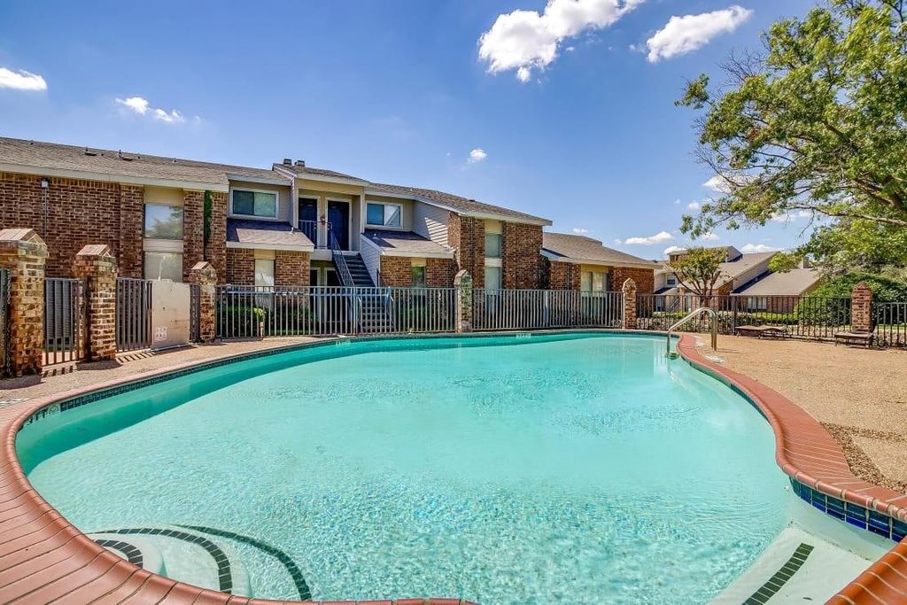 Photo of 1000 River Bend Drive #A2-1504, Lancaster, TX 75146 (MLS # 11648209)
