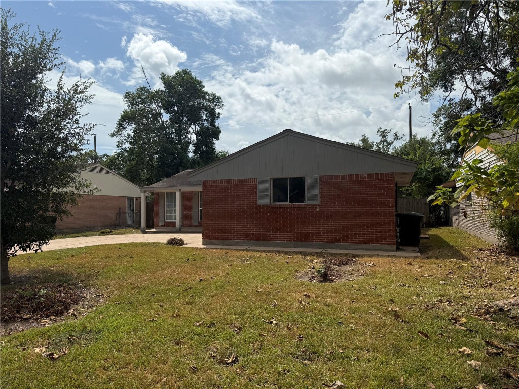 Photo of 4327 Oakside Drive, Houston, TX 77053 (MLS # 38049530)