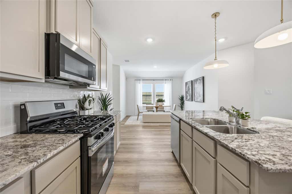 Photo of 5122 Greengrass Willow Way, Houston, TX 77048 (MLS # 70309507)