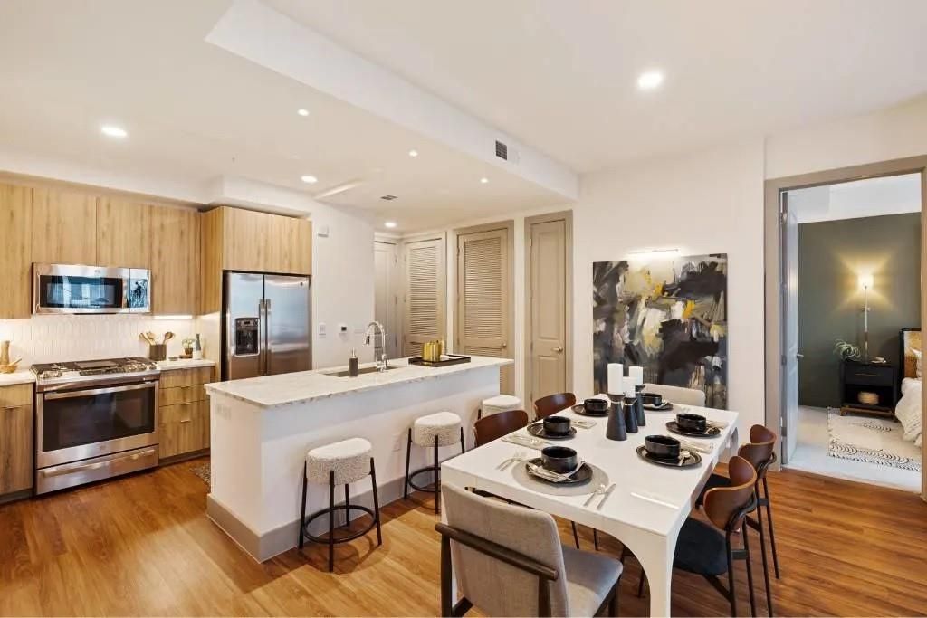 Photo of 1317 Post Oak Park Drive #454, Houston, TX 77027 (MLS # 60885768)