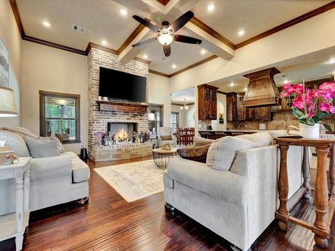 Photo of 194 Royal Pines, Lufkin, TX 75904 (MLS # 79052415)