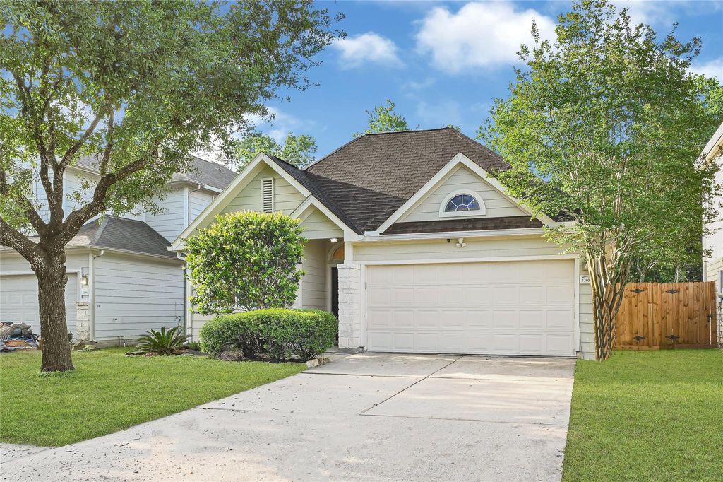 Photo of 12902 Pecan Shores Drive, Houston, TX 77044 (MLS # 64173825)