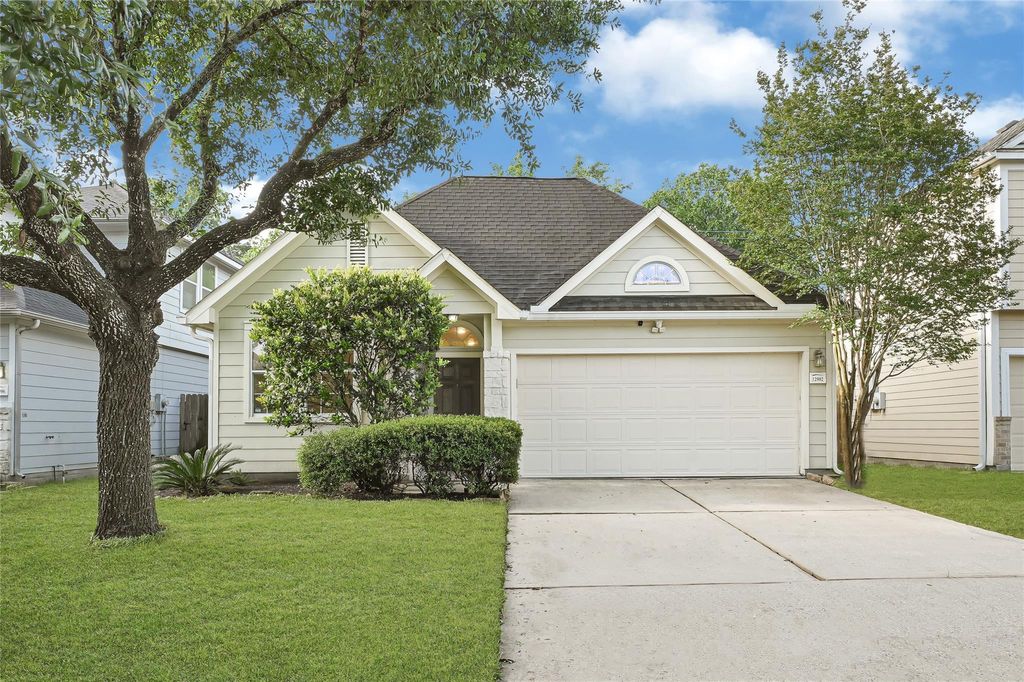 Photo of 12902 Pecan Shores Drive, Houston, TX 77044 (MLS # 64173825)