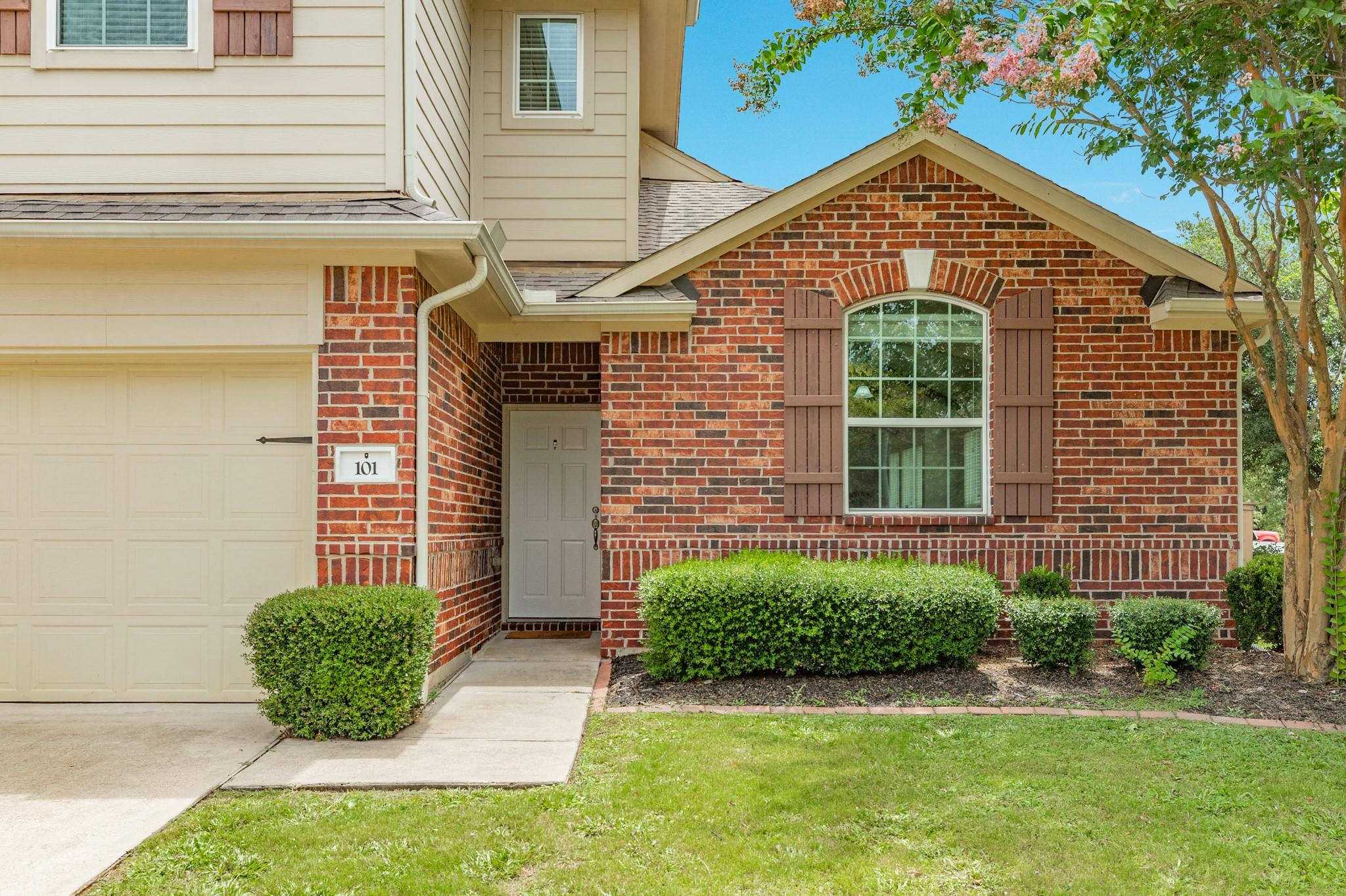 101 Long Meadow Ct