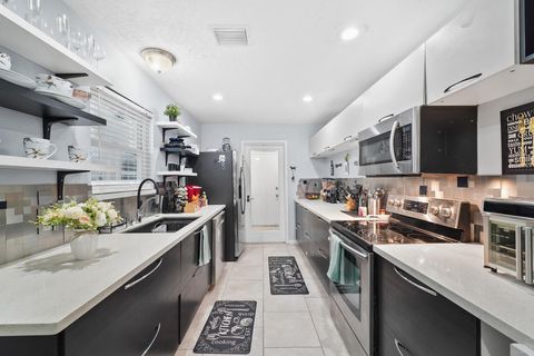 Photo of 6623 Maczali Drive, Houston, TX 77489 (MLS # 98074961)