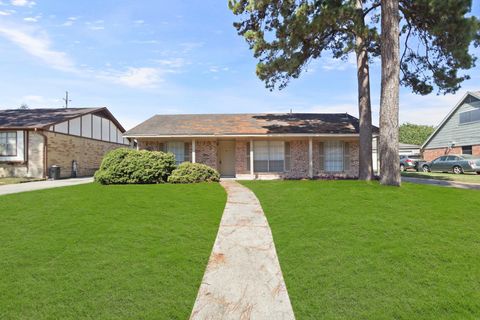 Photo of 2035 Lexington Woods Drive, Spring, TX 77373 (MLS # 41344976)