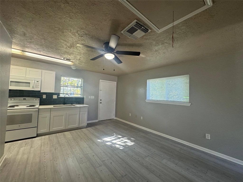 Photo of 3020 Jewel Street #B, Houston, TX 77026 (MLS # 23311315)