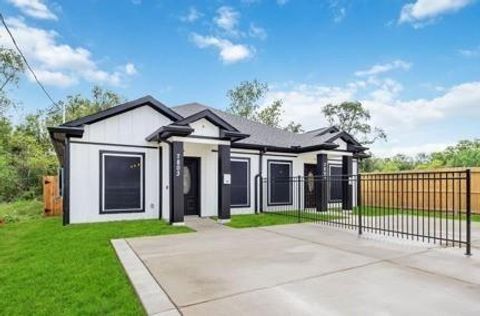 Photo of 7803 Jester Street #A, Houston, TX 77051 (MLS # 72120571)