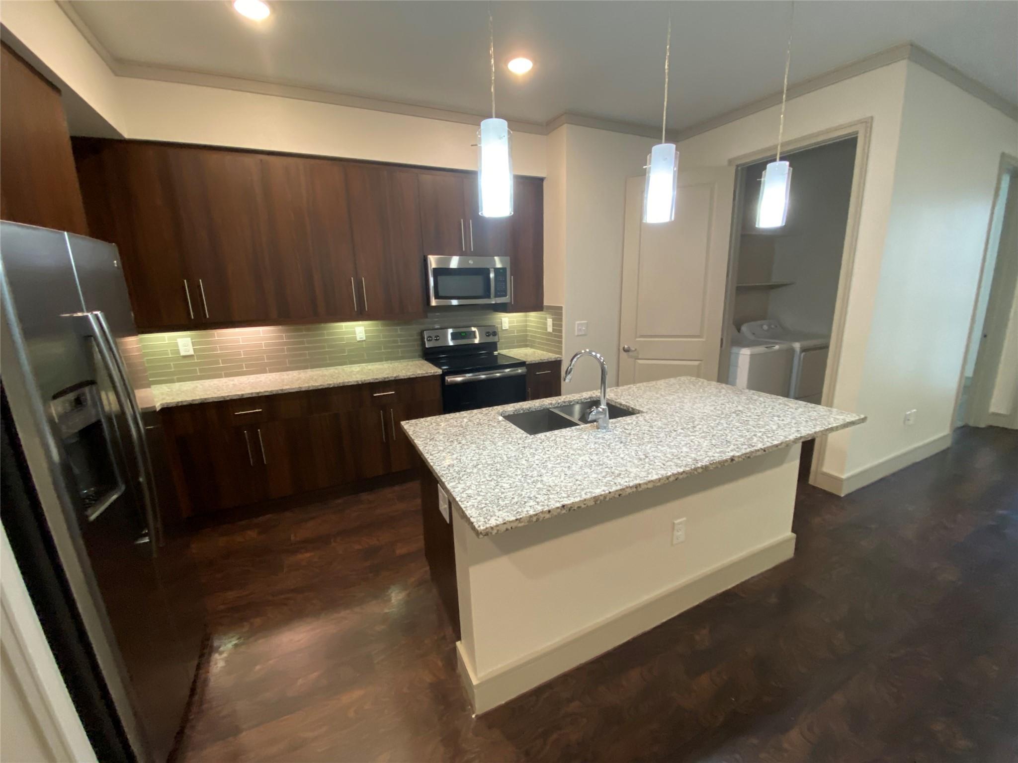 1800 St Joseph Parkway 427