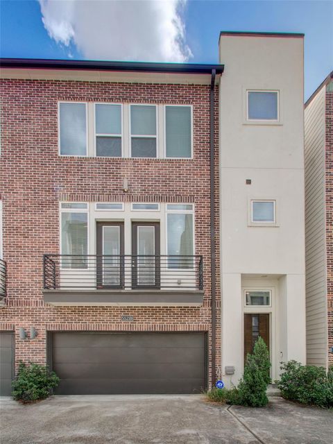 Photo of 5521 Larkin Street #B, Houston, TX 77007 (MLS # 83471197)