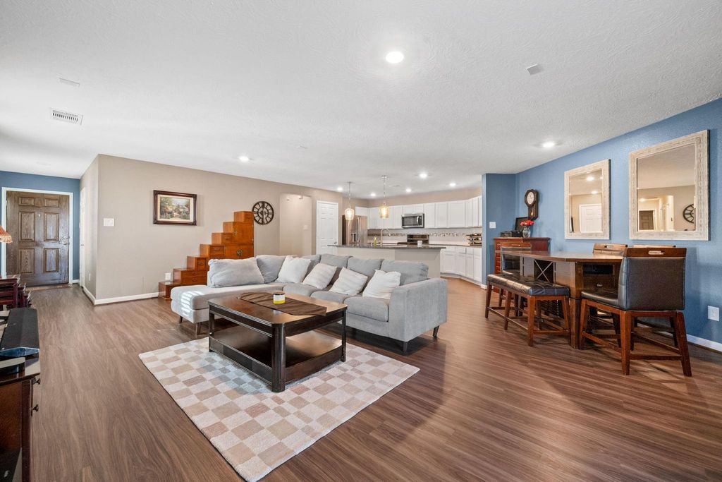 Photo of 12559 New Castle Park Lane, Houston, TX 77044 (MLS # 8885624)