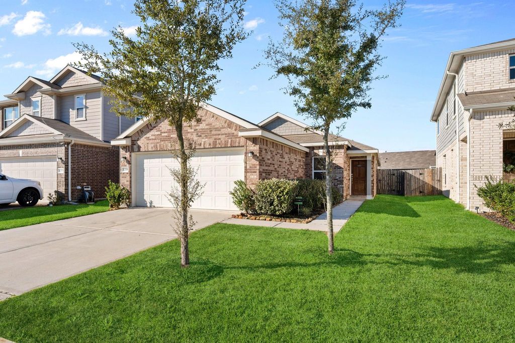Photo of 12559 New Castle Park Lane, Houston, TX 77044 (MLS # 8885624)