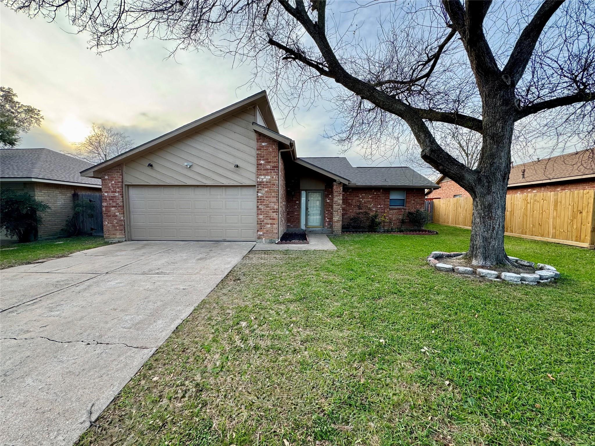 6843 Drewlaine Fields Lane