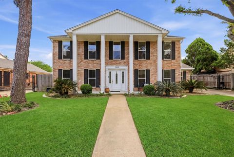 Photo of 11503 Briar Rose Drive, Houston, TX 77077 (MLS # 21279134)