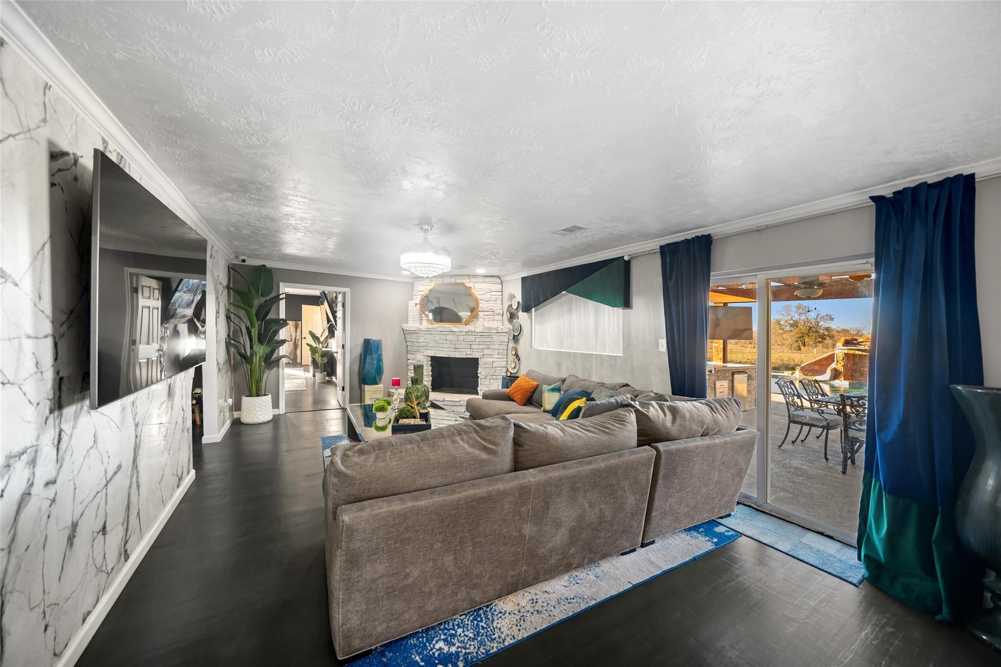 43910 Highway 290 Business