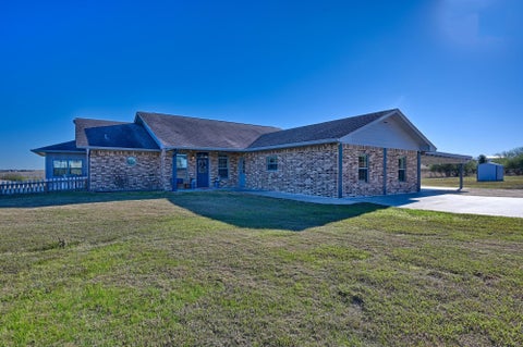 Photo of 1733 County Road 376, Shiner, TX 77984 (MLS # 59269498)