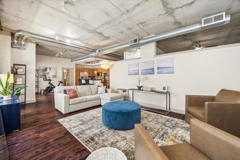 Photo of 1901 Post Oak Boulevard #303, Houston, TX 77056 (MLS # 38701385)